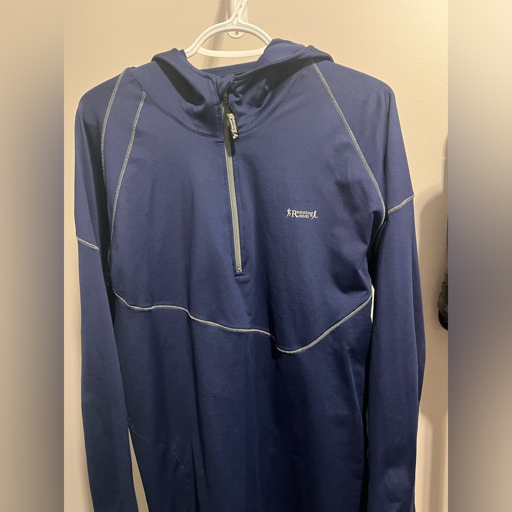 Men’s Running Room pullover - Picture 2 of 3